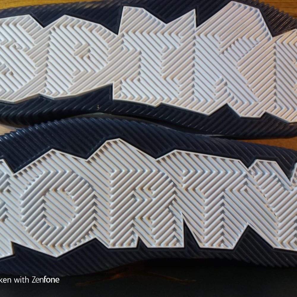 Jordan spike 40